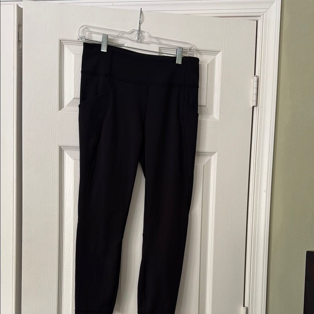 Lulu lemon pace rival crop 22”